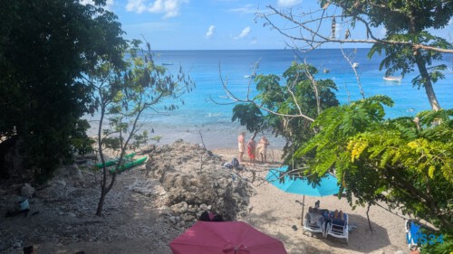 Playa Grandi Willemstad 24.11.24 Zu Fuß mit Taxi Fähre Boot Bus zu karibischen Stränden AIDAperla 004