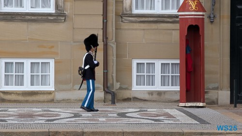 Amalienborg Kopenhagen 25.08.01 Kurz in Dänemark vorbeischauen AIDAmar 045