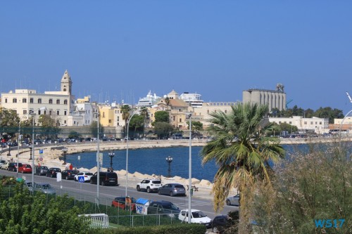 Bari 17.10.03 - Historische Städte an der Adria Italien, Korfu, Kroatien AIDAblu