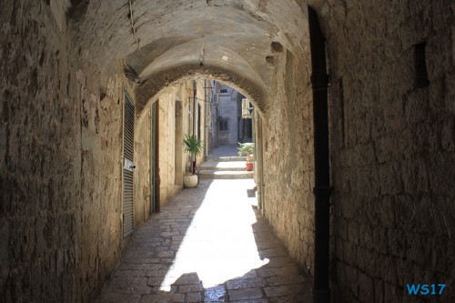 Dubrovnik 17.10.05 – Historische Städte an der Adria Italien, Korfu, Kroatien AIDAblu 026 Dubrovnik 17.10.05 - Historische Städte an der Adria Italien, Korfu, Kroatien AIDAblu