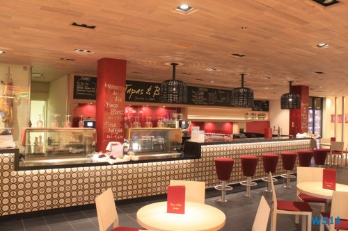 Plaza Tapas und Bar Deck 6 16.07 – Das neue Schiff entdecken auf der Metropolenroute AIDAprima 047 Plaza Tapas und Bar Deck 6 16.07 - Das neue Schiff entdecken auf der Metropolenroute AIDAprima